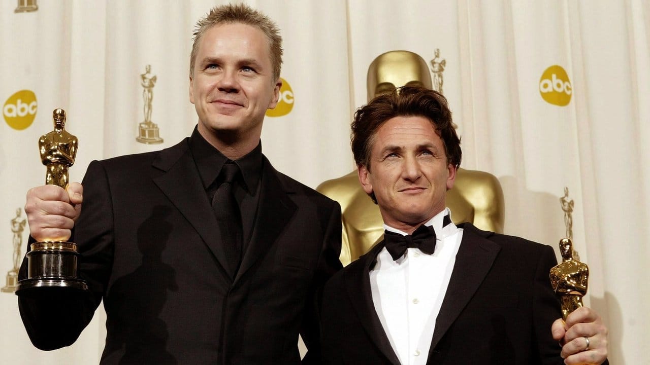 Für ihren Film "Mystic River" wurden Tim Robbins als bester Nebendarsteller und Sean Penn als bester Hauptdarsteller mit einem Oscar ausgezeichnet. Für ihren Film "Mystic River" wurden Tim Robbins als bester Nebendarsteller und Sean Penn als bester Hauptdarsteller mit einem Oscar ausgezeichnet.