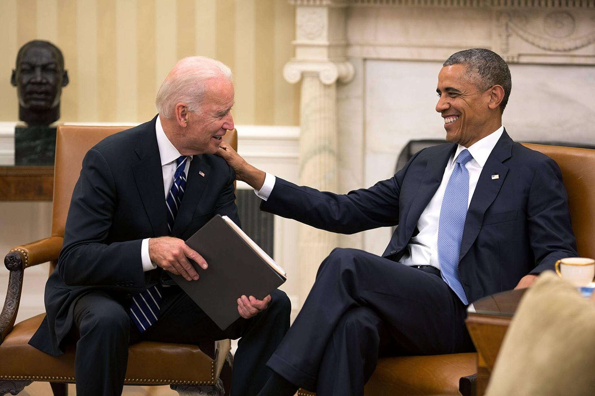 Nachdem Barack Obama ihn im August 2008 als seinen "Running Mate" gewählt hatte, trat Biden am 20. Januar 2009 das Amt des 47. Vizepräsidenten der USA an. Er begleitete Obama durch beide Amtsperioden.