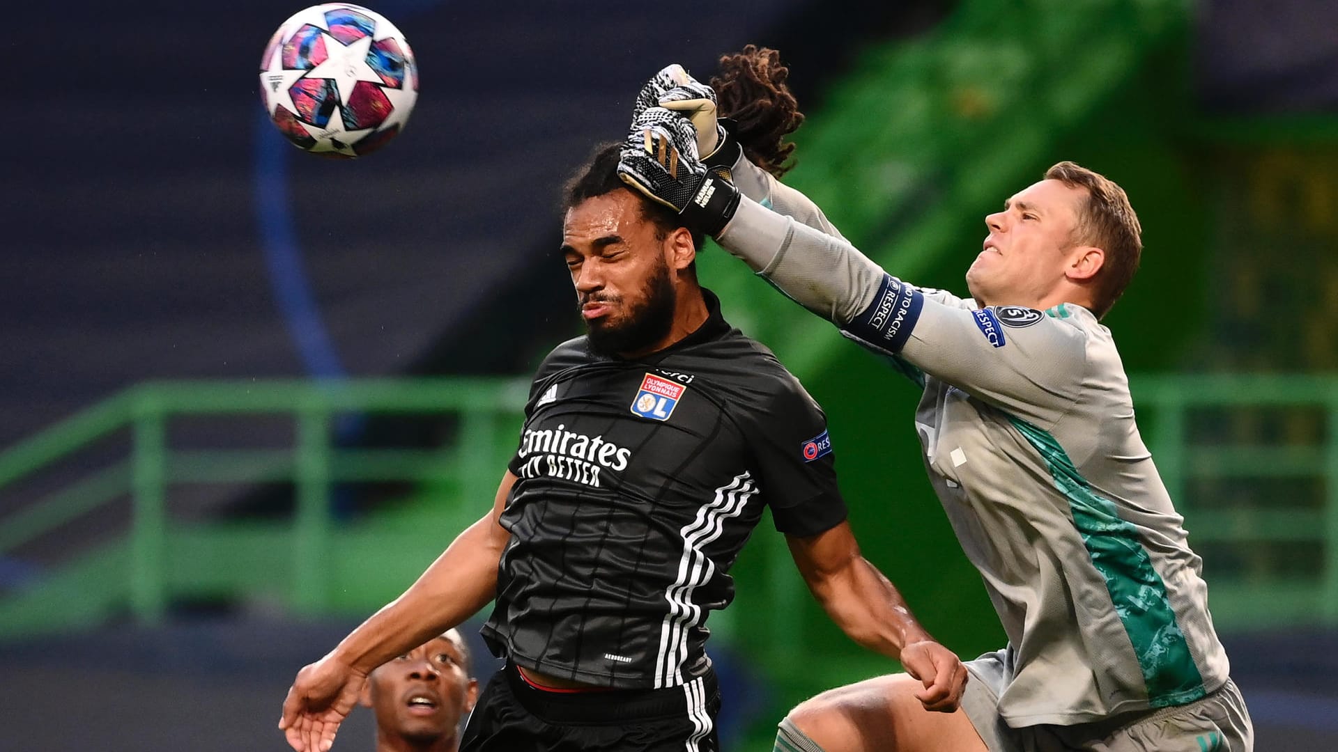 Manuel Neuer: Starke Leistung des Nationaltorhüters, der bei der Lyoner Großchance nach drei Minuten super den Raum verkürzte. Ein, zwei kleinere Unsicherheiten bei der Strafraumbeherschung, aber nicht der Rede wert. Verhinderte in der 58. Minute mit einer starken Parade den Anschlusstreffer. Note 2