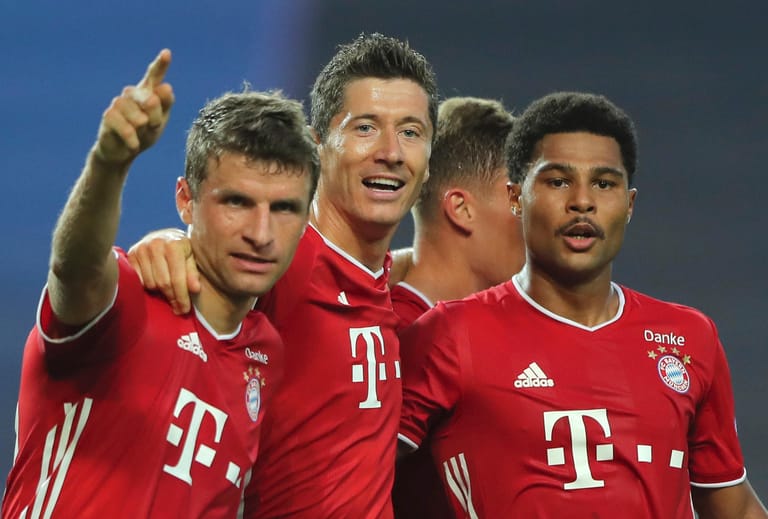 Bayern München hat zum ersten Mal seit sieben Jahren wieder das Finale der Champions League erreicht. Die Münchner bezwangen Olympique Lyon mit 3:0 und erreichten verdient das Endspiel. Klicken Sie sich durch unsere Einzelkritik.