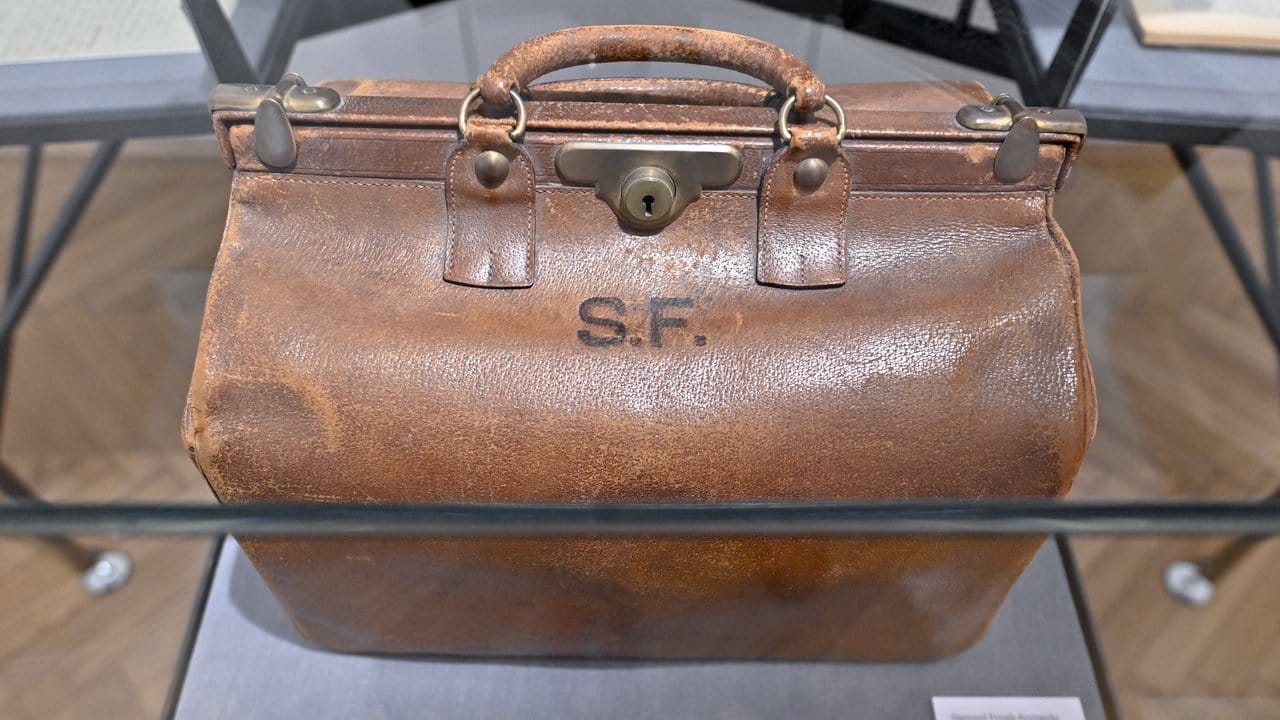 Sigmund Freuds Aktentasche. Sigmund Freuds Aktentasche.