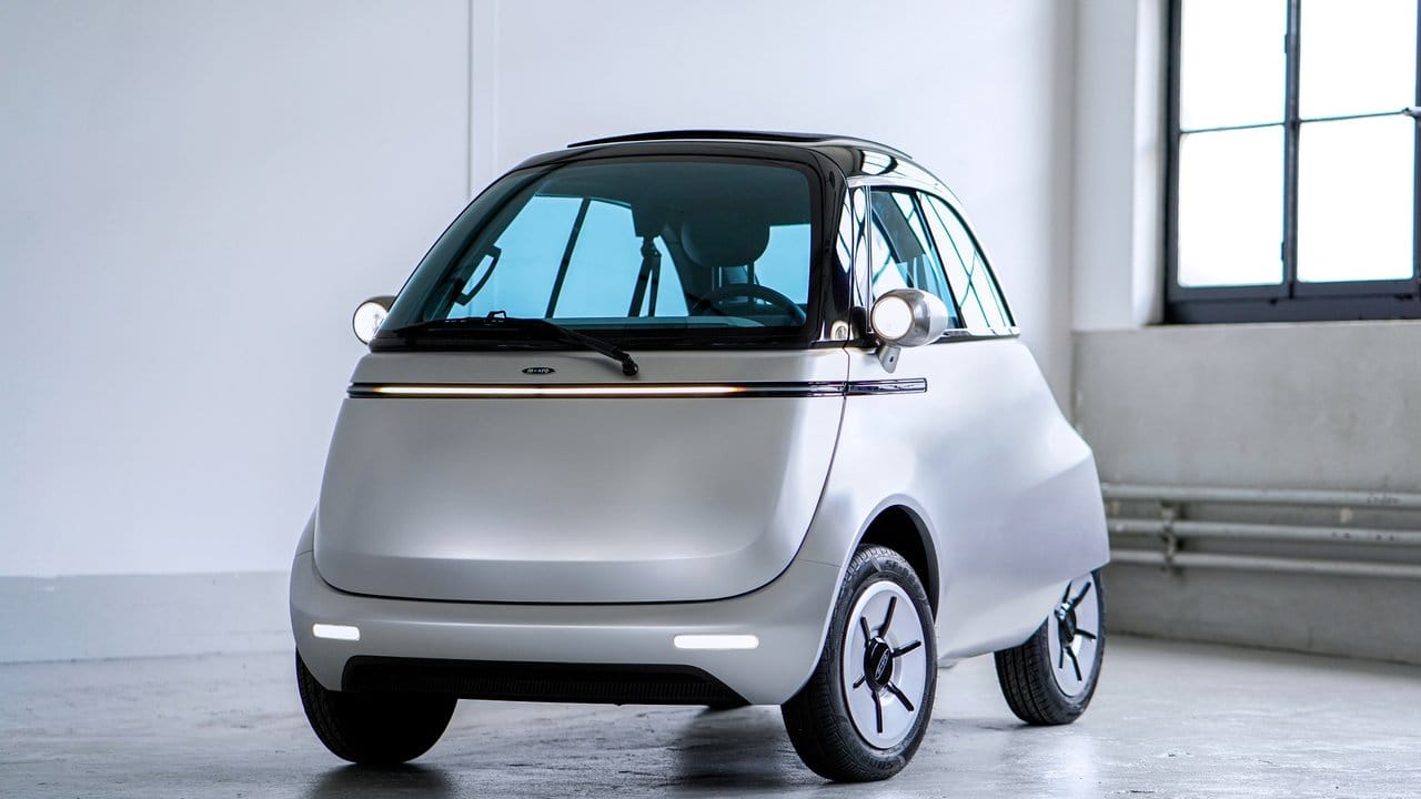 Zurück in die Zukunft: Der Microlino sieht aus wie eine modern getunte Isetta und fährt elektrisch bis zu 200 Kilometer weit.
