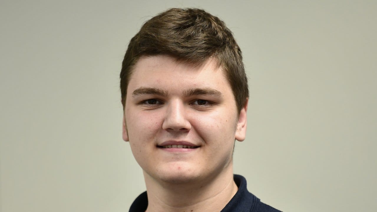 Luca Tremper absolviert beim Zangenhersteller Knipex in Wuppertal eine Ausbildung zum Industriemechaniker. Luca Tremper absolviert beim Zangenhersteller Knipex in Wuppertal eine Ausbildung zum Industriemechaniker.