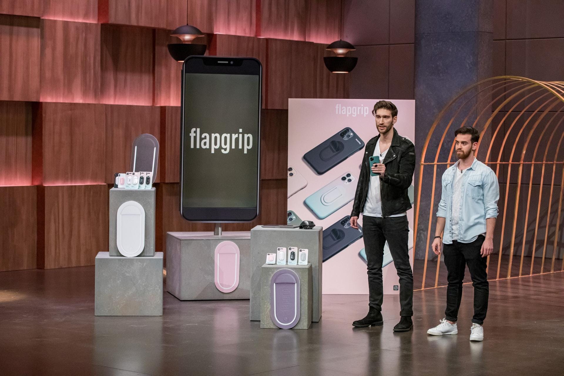 In der ersten Folge der neuen Staffel von "Die Höhle der Löwen" haben zwei Gründer eine neuartige Smartphone-Halterung vorgestellt. Was taugt Flapgrip?