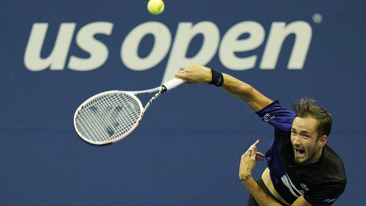 Auch Vorjahresfinalist Daniil Medwedew steht bei den US Open in Runde zwei. Auch Vorjahresfinalist Daniil Medwedew steht bei den US Open in Runde zwei.