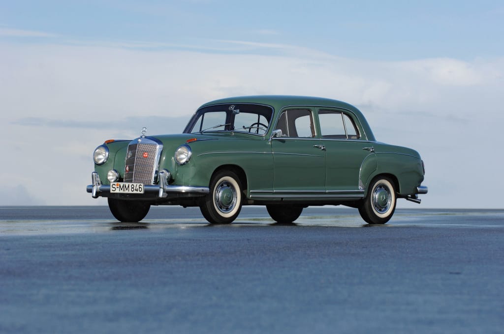 Mercedes-Benz Ponton-Limousine der Baureihen W 180/W 128 (1954 bis 1959): Foto einer 220 S-Limousine aus dem Baujahr 1957.