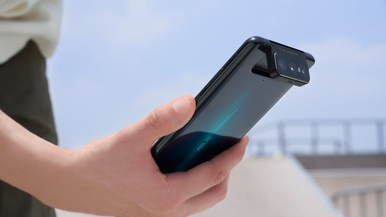 5G für 800 Euro: Das Asus ZenFone 7 Pro mit Flip-Kamera.