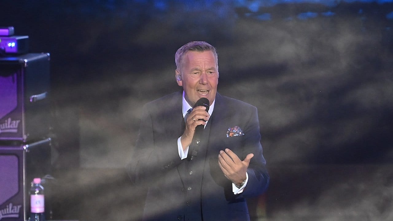 Roland Kaiser beim Start der Konzertreihe "Back to Live" in der Berliner Waldbühne. Roland Kaiser beim Start der Konzertreihe "Back to Live" in der Berliner Waldbühne.