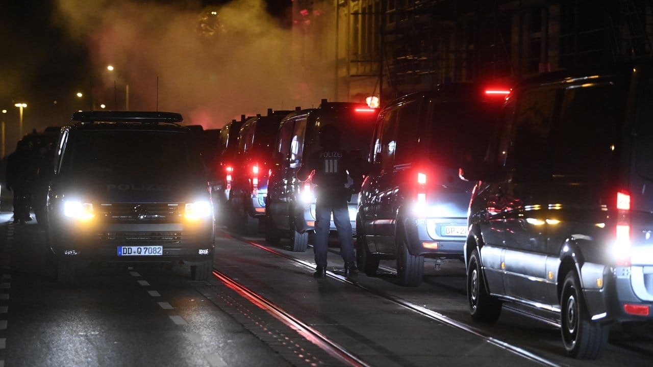 Erneut war die Polizei mit zahlreichen Kräften vor Ort.