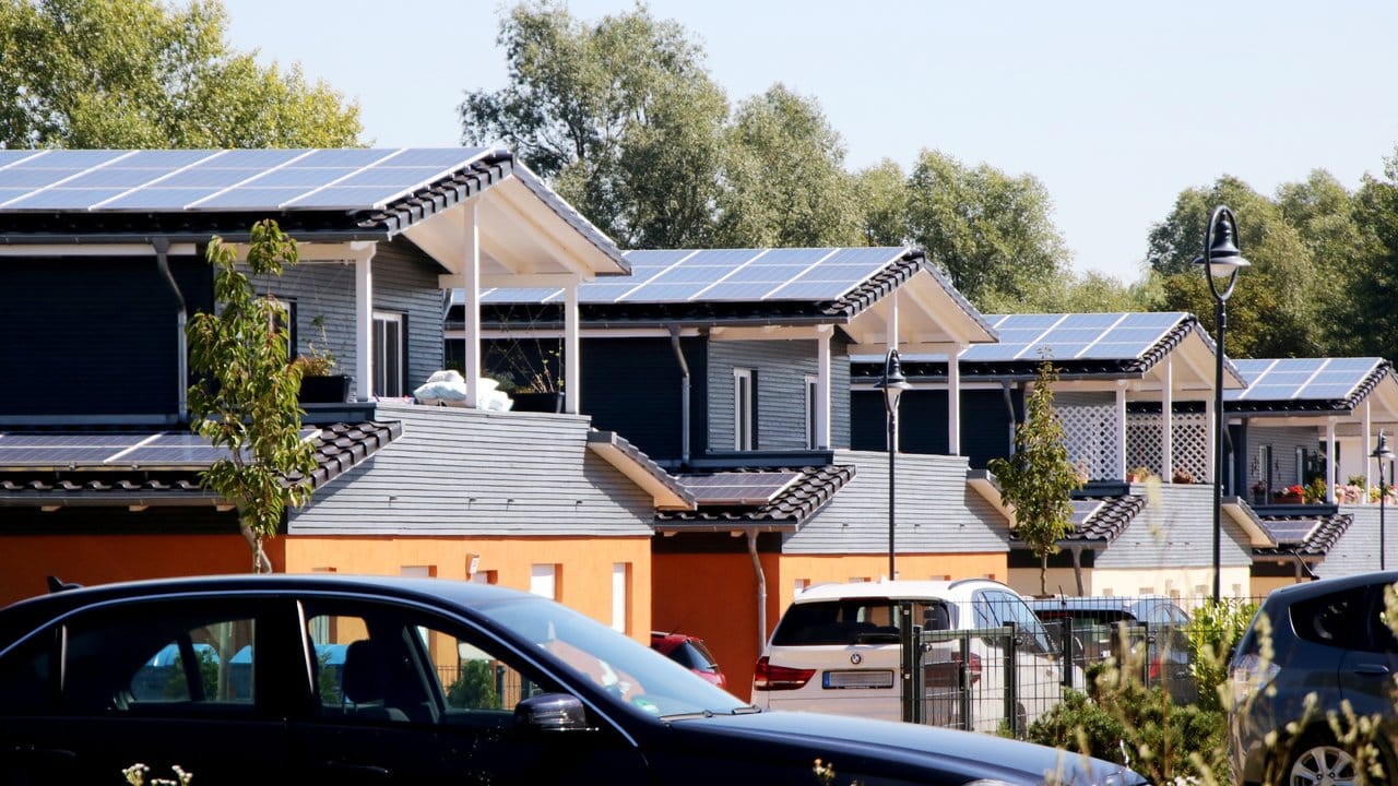 Inzwischen gibt es Wartungsverträge für nahezu alle technischen Elemente einer Immobilie, angefangen vom Dach, über die Solaranlage bis hin zur Abwasserentsorgung.