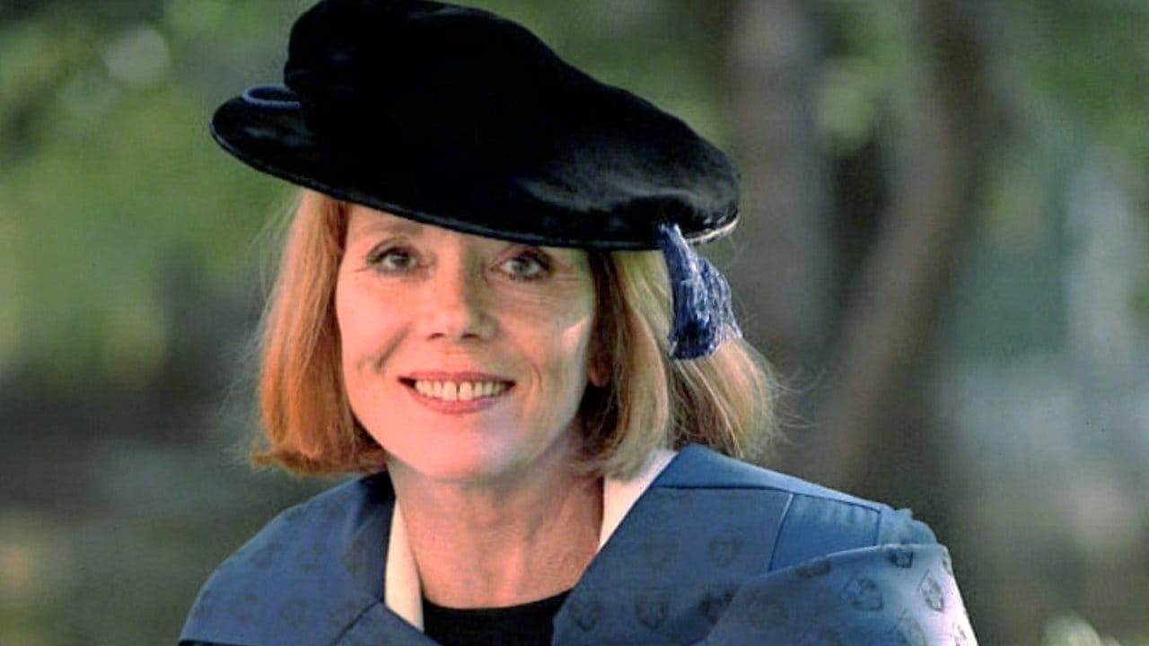 Diana Rigg, Schauspielerin und Kanzlerin der Stirling-Universität (1996). Diana Rigg, Schauspielerin und Kanzlerin der Stirling-Universität (1996).