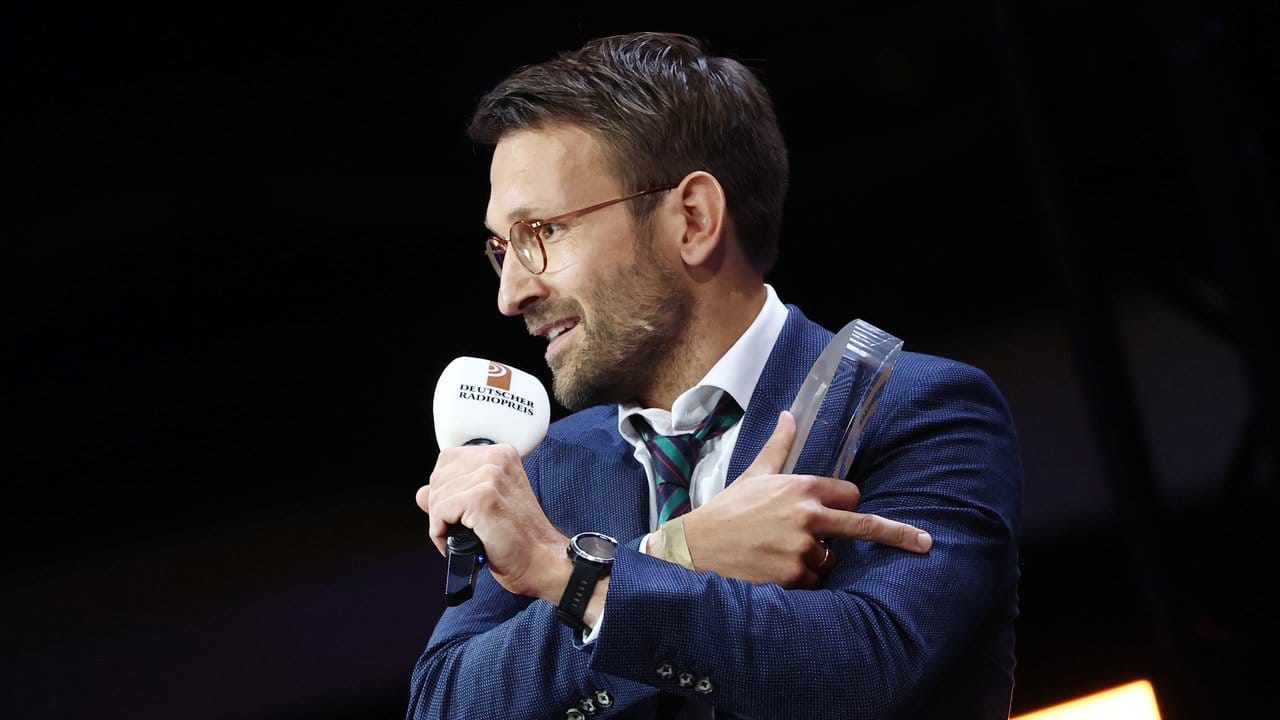 Philipp May vom Deutschlandfunk erhielt in der Kategorie "Bestes Interview" den deutschen Radiopreis. Philipp May vom Deutschlandfunk erhielt in der Kategorie "Bestes Interview" den deutschen Radiopreis.