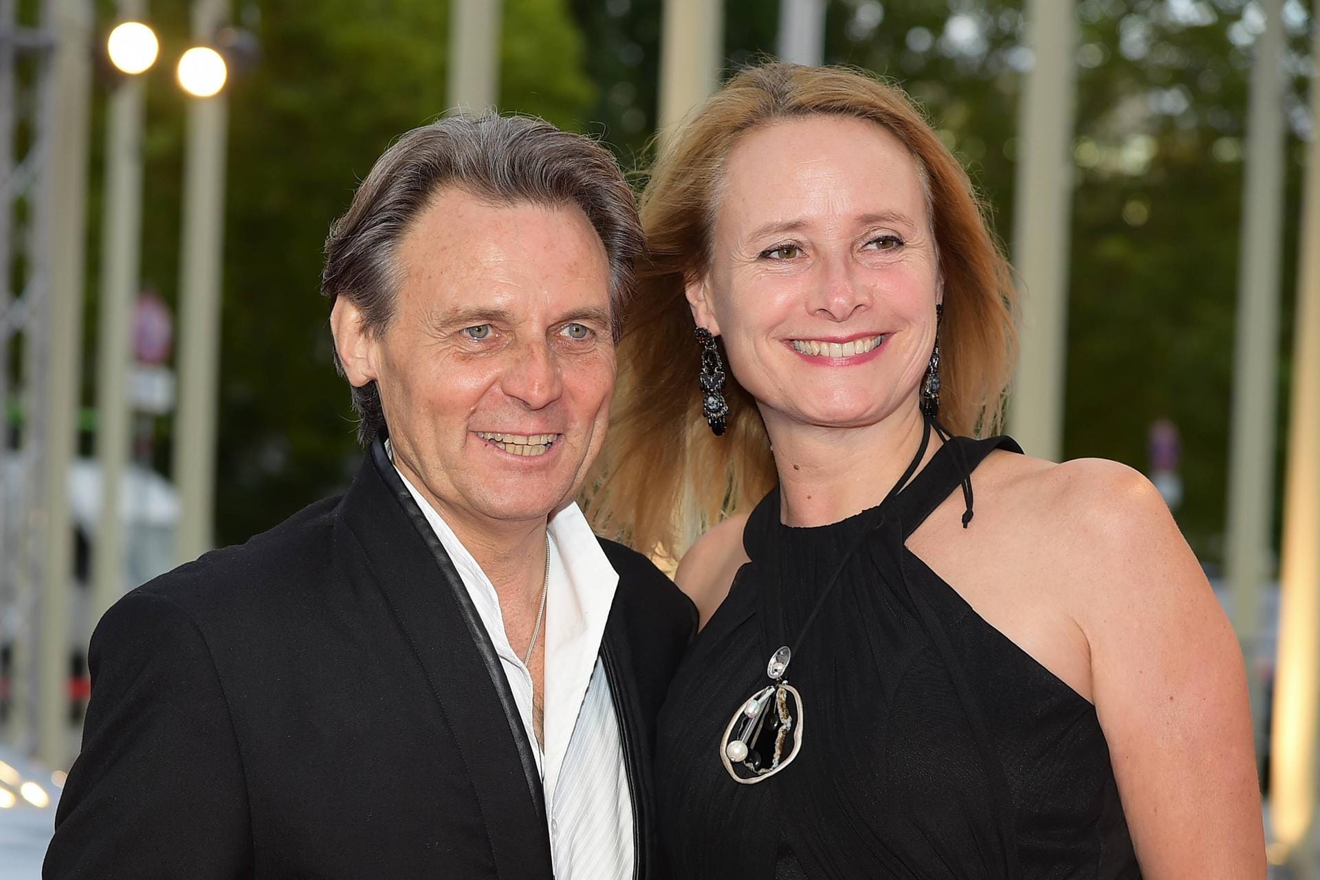 Wolfgang und Barbara Bahro 2019 auf einem roten Teppich
