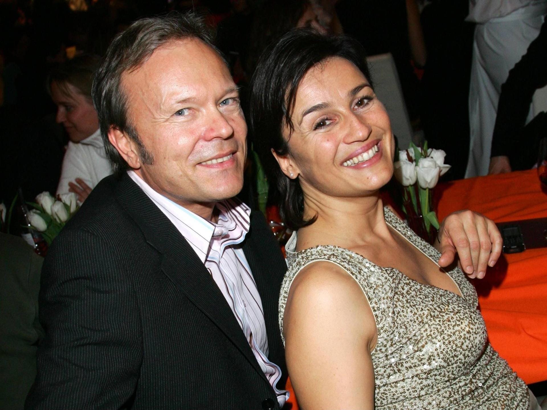 2006: Sandra Maischberger und ihr Ehemann Jan Kerhart beim Empfang zur Eröffnung der Berlinale
