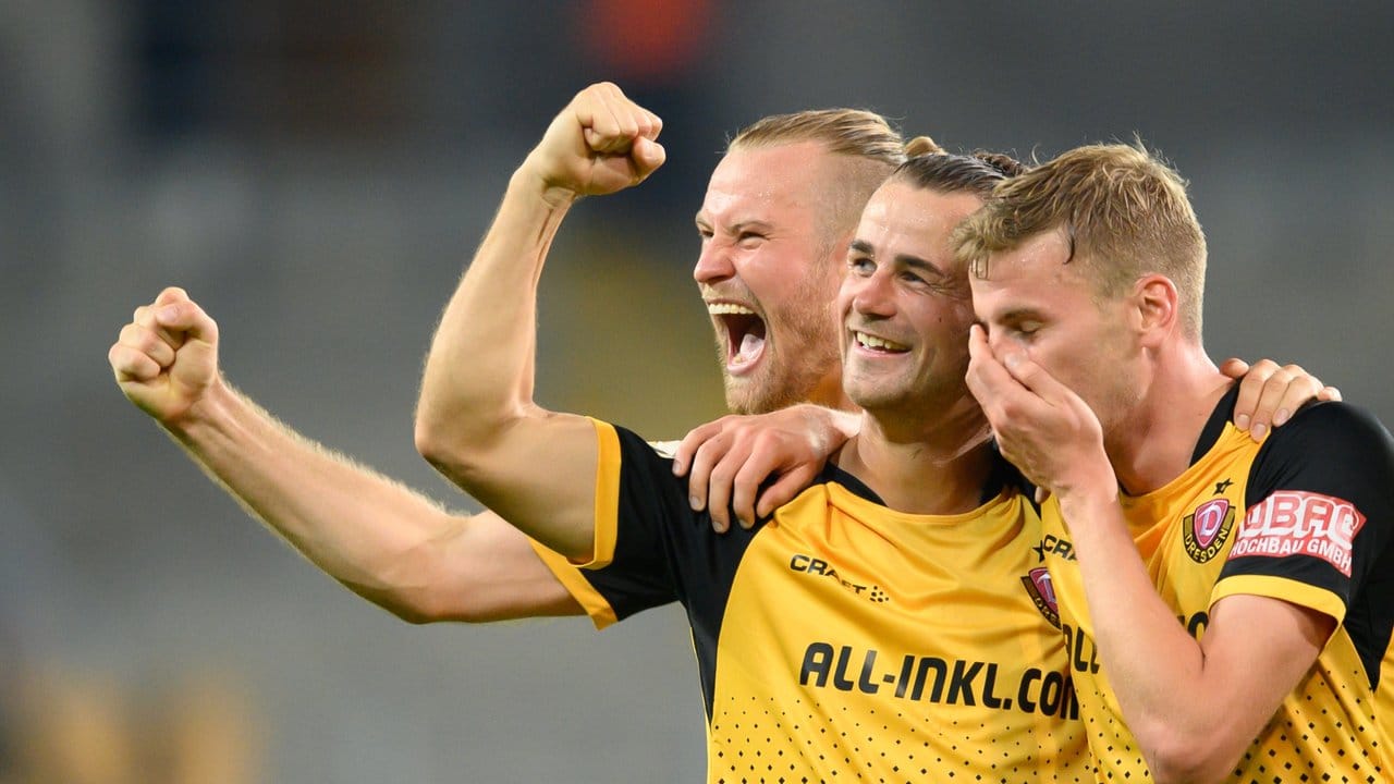 Zweitliga-Absteiger Dynamo Dresden konnte einen souveränen Heimsieg gegen den HSV bejubeln.