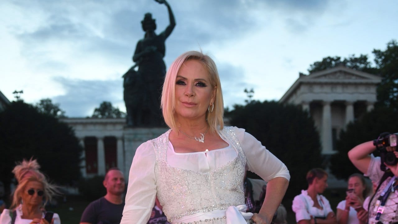 Sie ist Stammgast beim Oktoberfest: Claudia Effenberg. Sie ist Stammgast beim Oktoberfest: Claudia Effenberg.