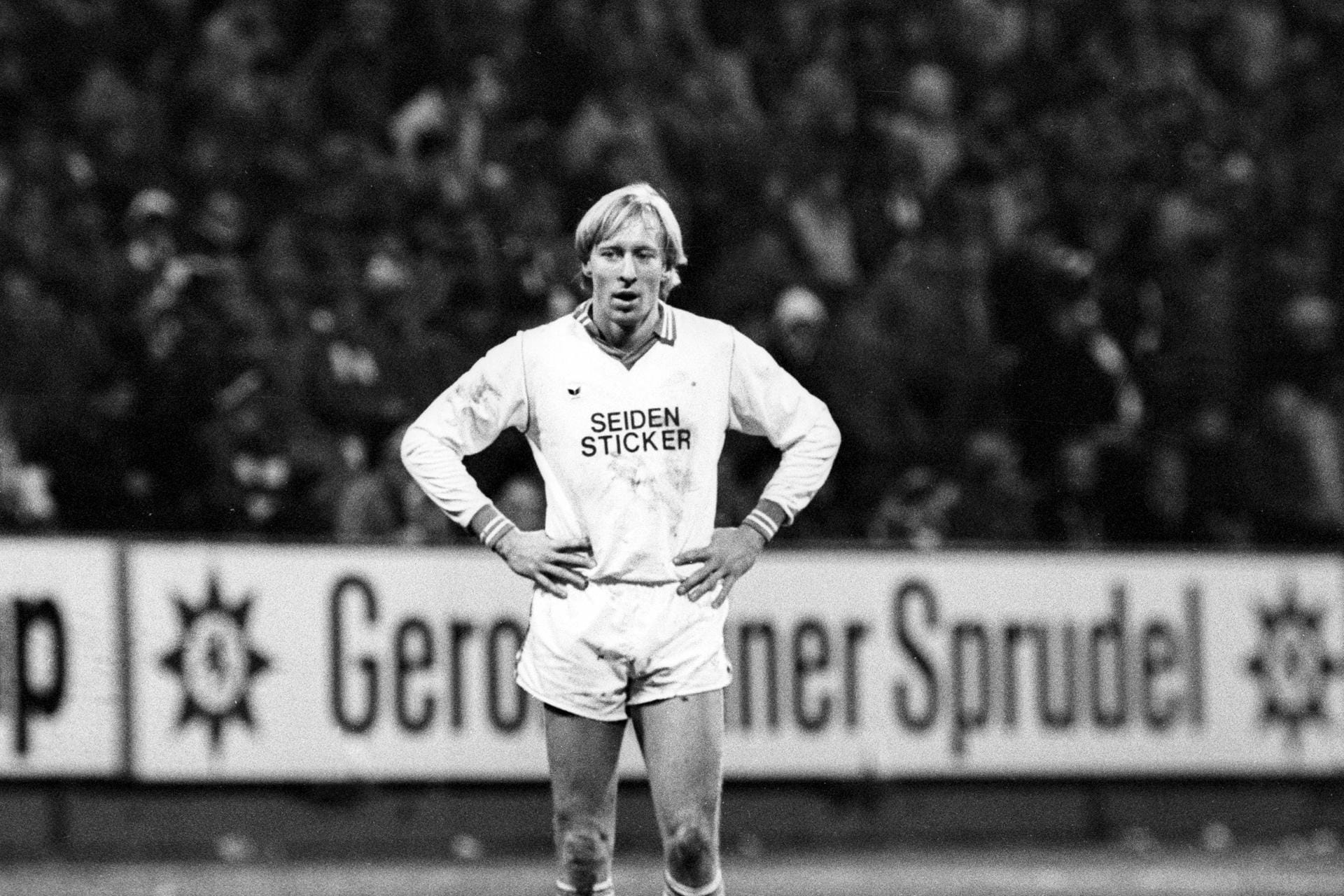 Christian Sackewitz (1976-1981) – Sackewitz feierte 1980 den Bundesliga-Aufstieg mit der Arminia und wurde mit 35 Toren aus 36 Spielen Torschützenkönig der 2. Bundesliga Nord. Landete nach mehreren Stationen in Berlin, wo er bei TeBe seine Karriere beendete und ein Restaurant eröffnete. Seit dem Ende der Wirtschaft arbeitet er in einer Versicherungsagentur.