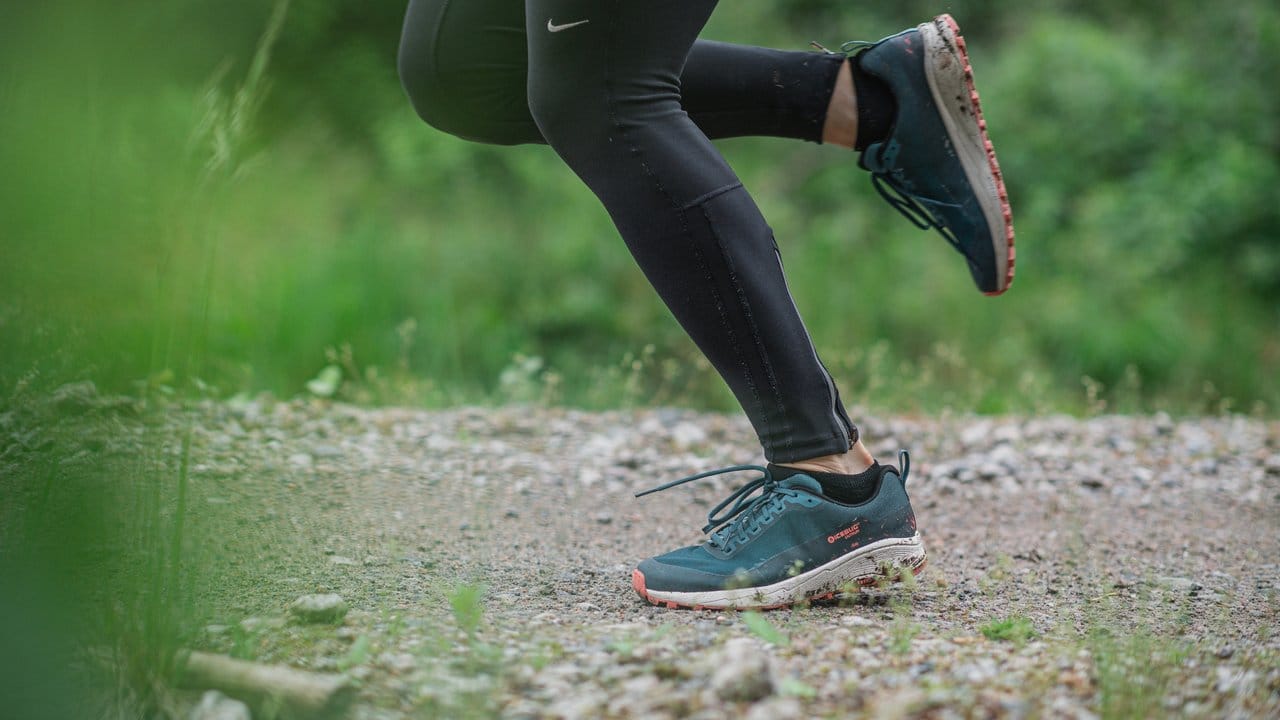 Trail-Running-Schuhe werden oft stärker beansprucht als normale Laufschuhe und haben tendenziell einen höheren Verschleiß.