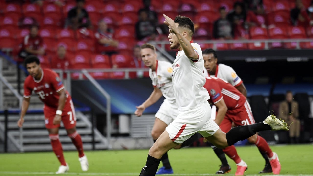 Lucas Ocampos erzielte per Strafstoß zunächst die Führung für Sevilla. Lucas Ocampos erzielte per Strafstoß zunächst die Führung für Sevilla.