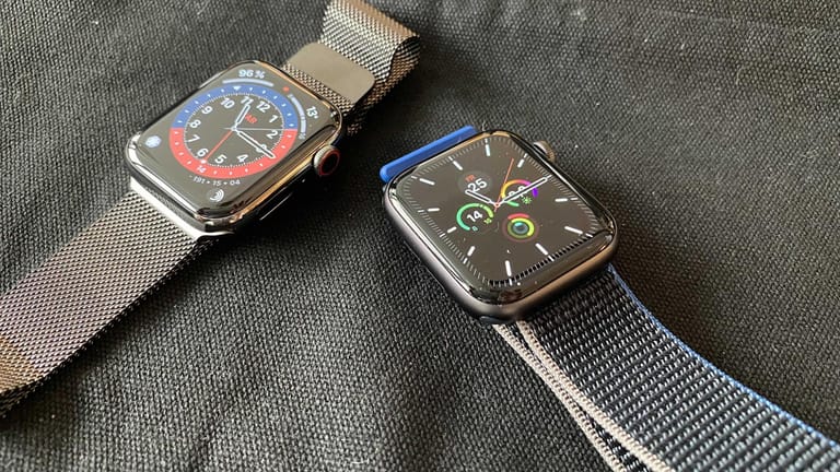 Seit wenigen Tagen sind die neuen Apple Watches erhältlich: Das Topmodell Series 6 und gut die ausgestattete aber deutlich günstigere Watch SE. Doch welche Uhr sollte man sich kaufen? Wir haben beide Geräte getestet.