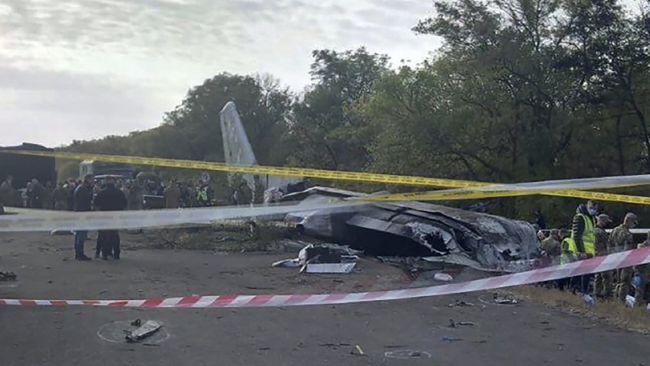Die Absturzstelle der Antonow AN-26 in Tschuhujiw ist abgesperrt.