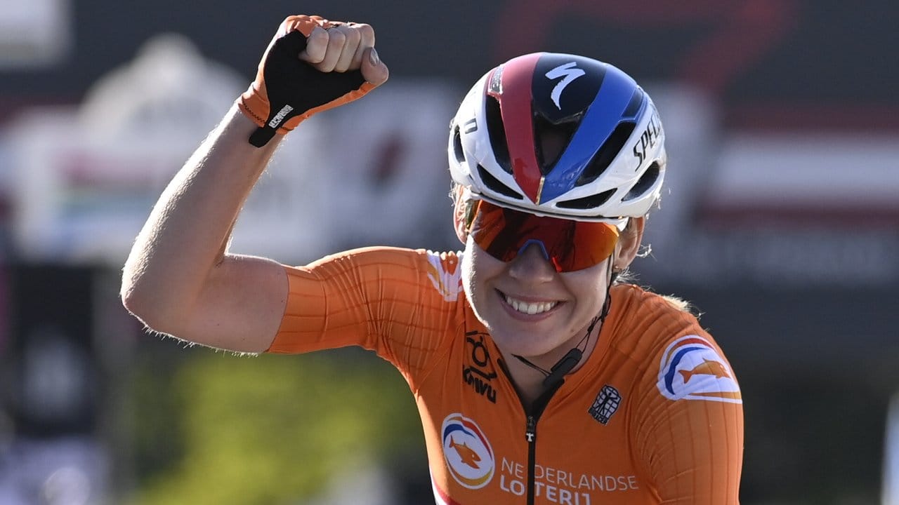 Anna van der Breggen gewinnt nei der WM in Imola auch das Straßenrennen.