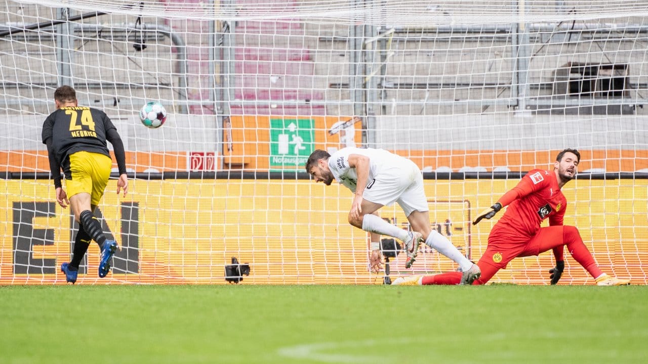 Ausgerechnet der Ex-Schalker Daniel Caligiuri (M) traf gegen den BVB zum 2:0.