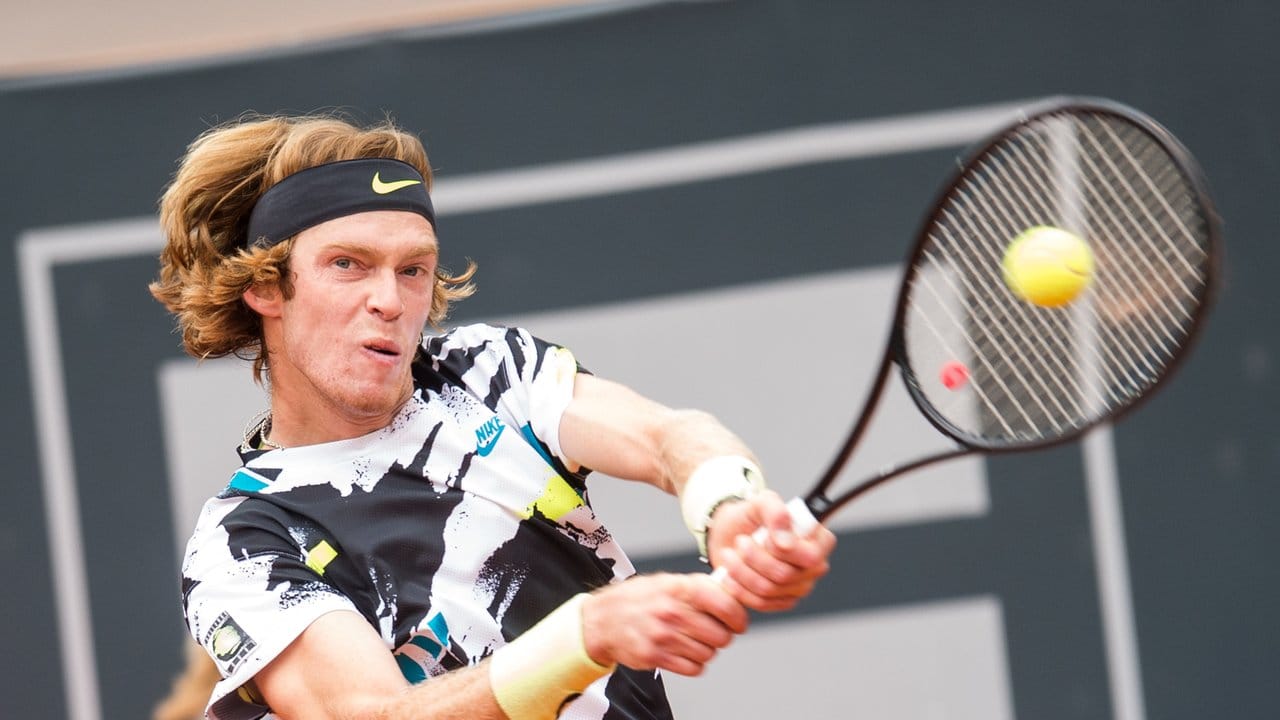 Andrej Rubljow steht wieder im Finale des Tennis-Turniers in Hamburg. Andrej Rubljow steht wieder im Finale des Tennis-Turniers in Hamburg.