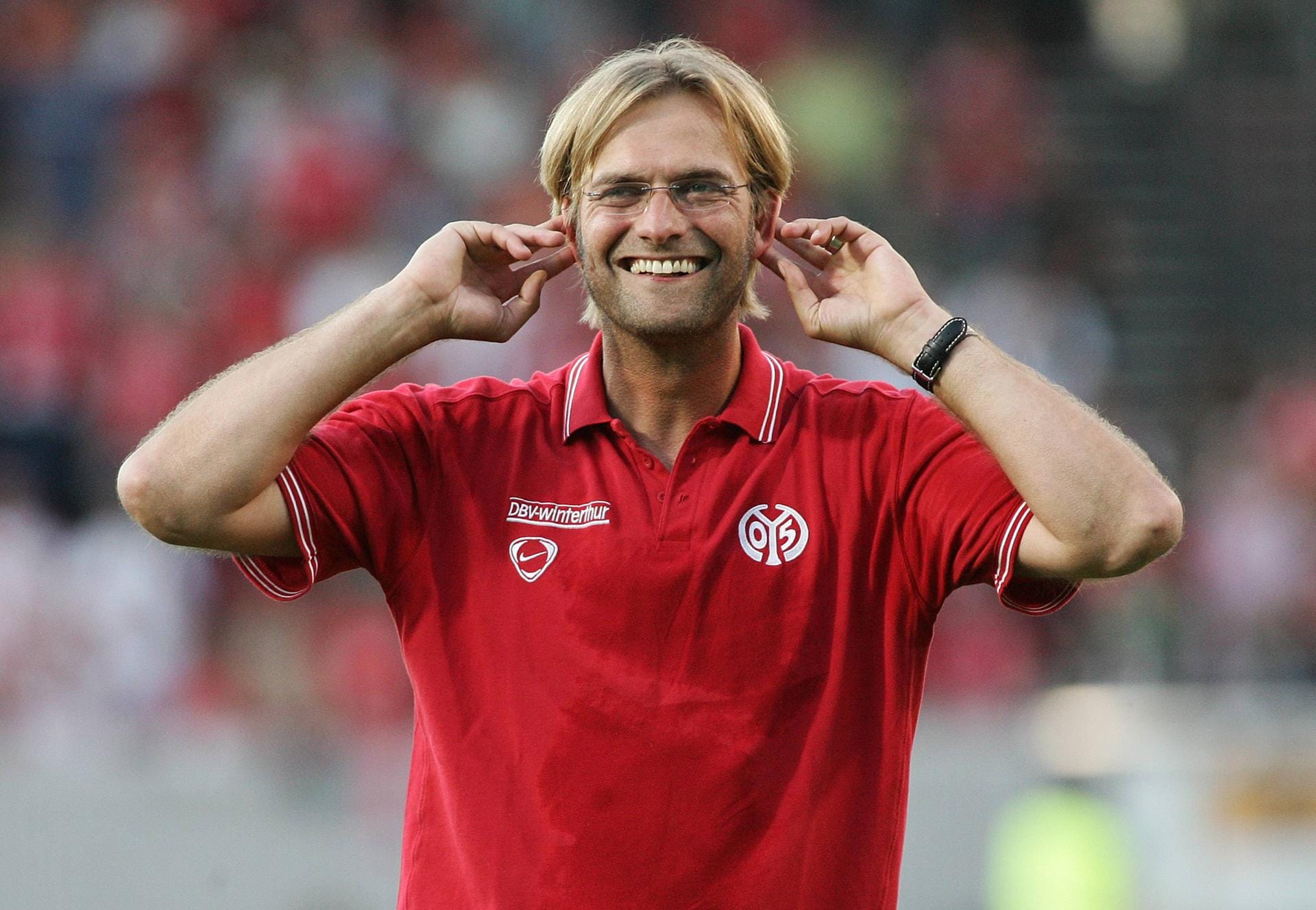 Jürgen Klopp (1990 - 2009): Elf Jahre war Jürgen Klopp als Spieler bei Mainz 05. Im Februar 2008 übernahm er als Interimstrainer den Verein, obwohl er selbst noch wenige Tage zuvor als Spieler für den FSV auf dem Platz stand. Jürgen Klopp brachte Mainz 2004 in die Bundesliga und 2005 in den Uefa-Pokal. Mit seinem aktuellen Verein FC Liverpool gewann er die 2019 Champions League.