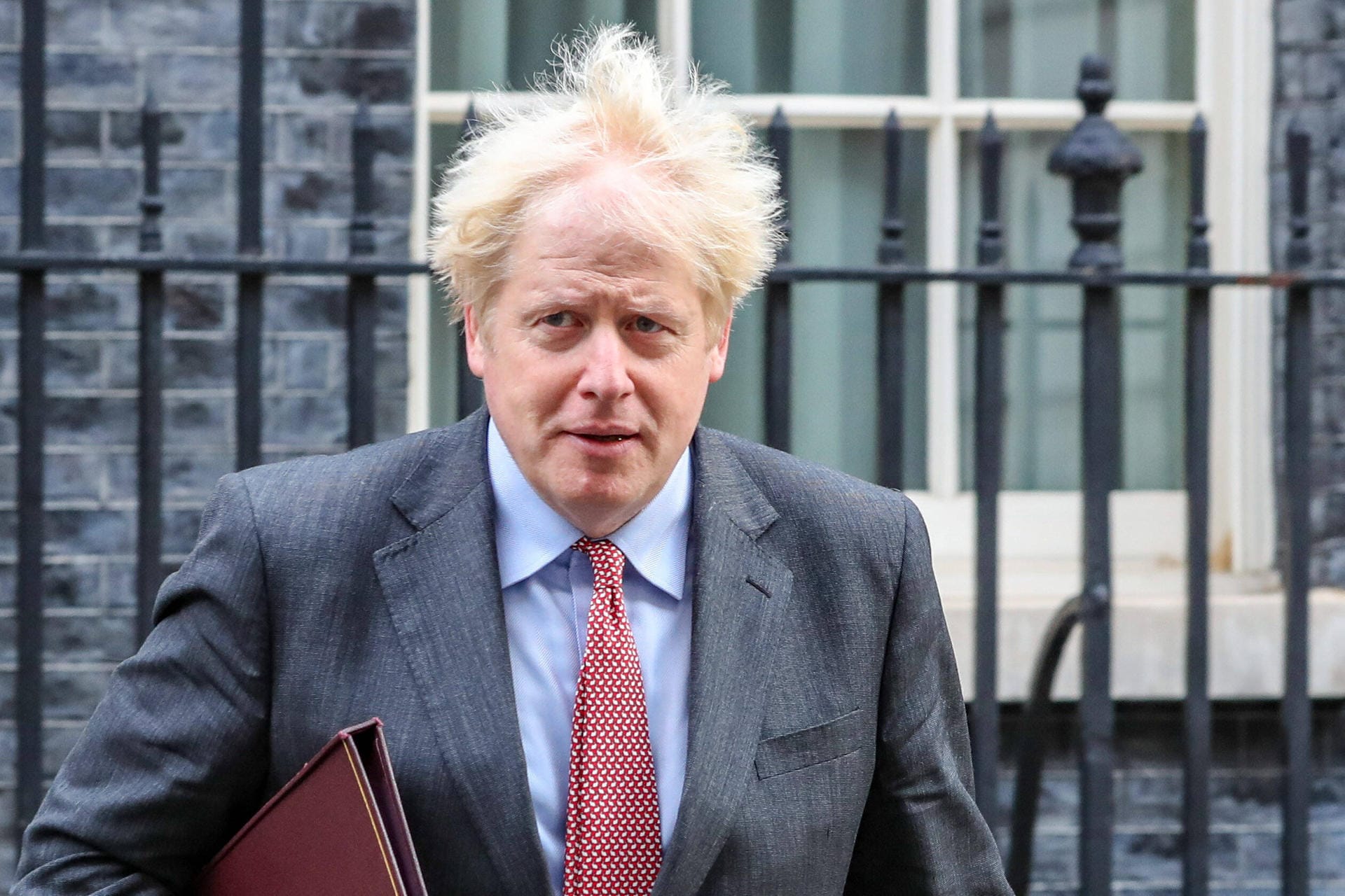 Boris Johnson hatte die Corona-Pandemie anfangs auf die leichte Schulter genommen. Anfang April infizierte sich Johnson und musste auf der Intensivstation behandelt werden.