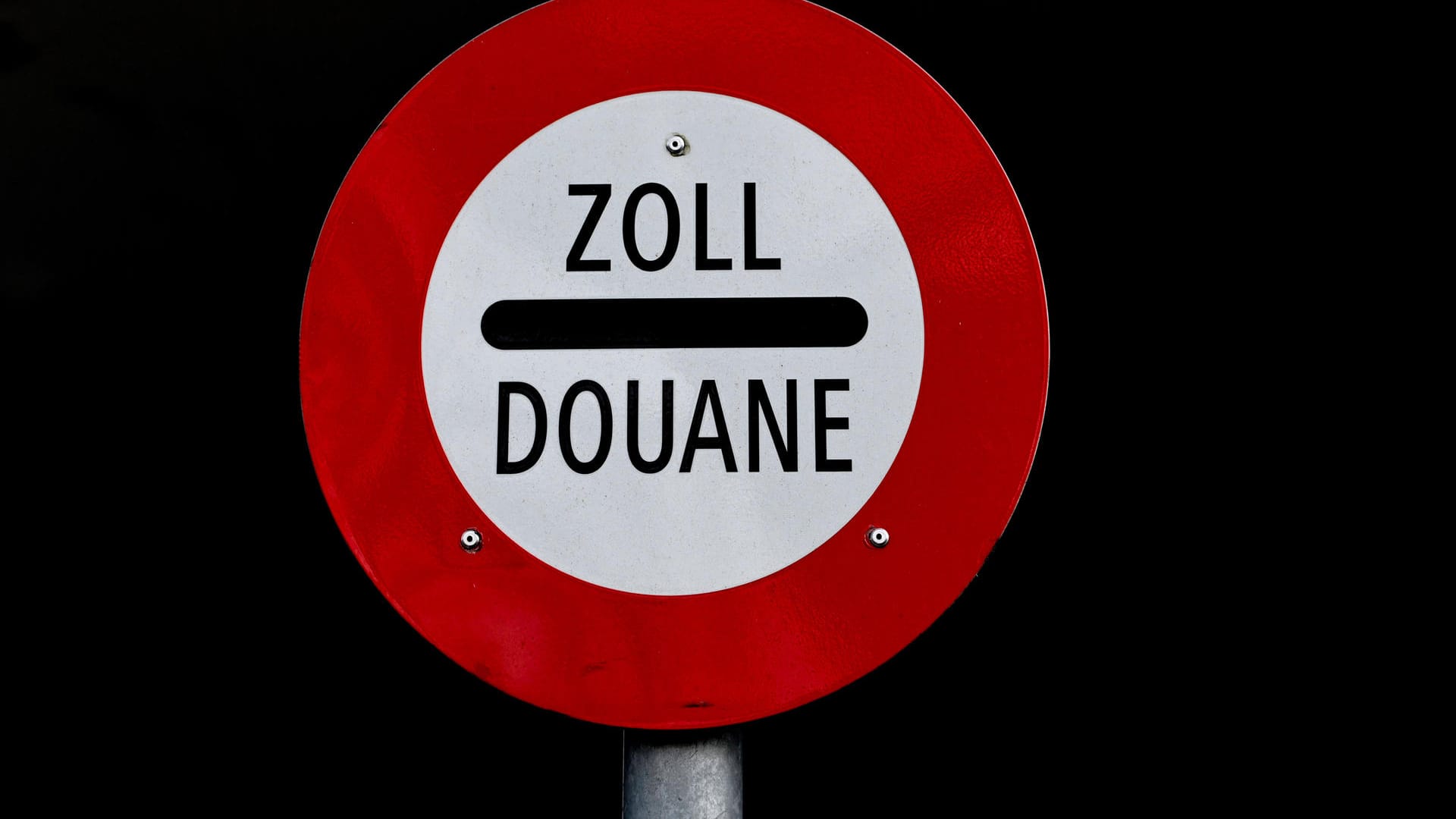 Schild Zoll Grenzuebergang Deutschland - Schweiz