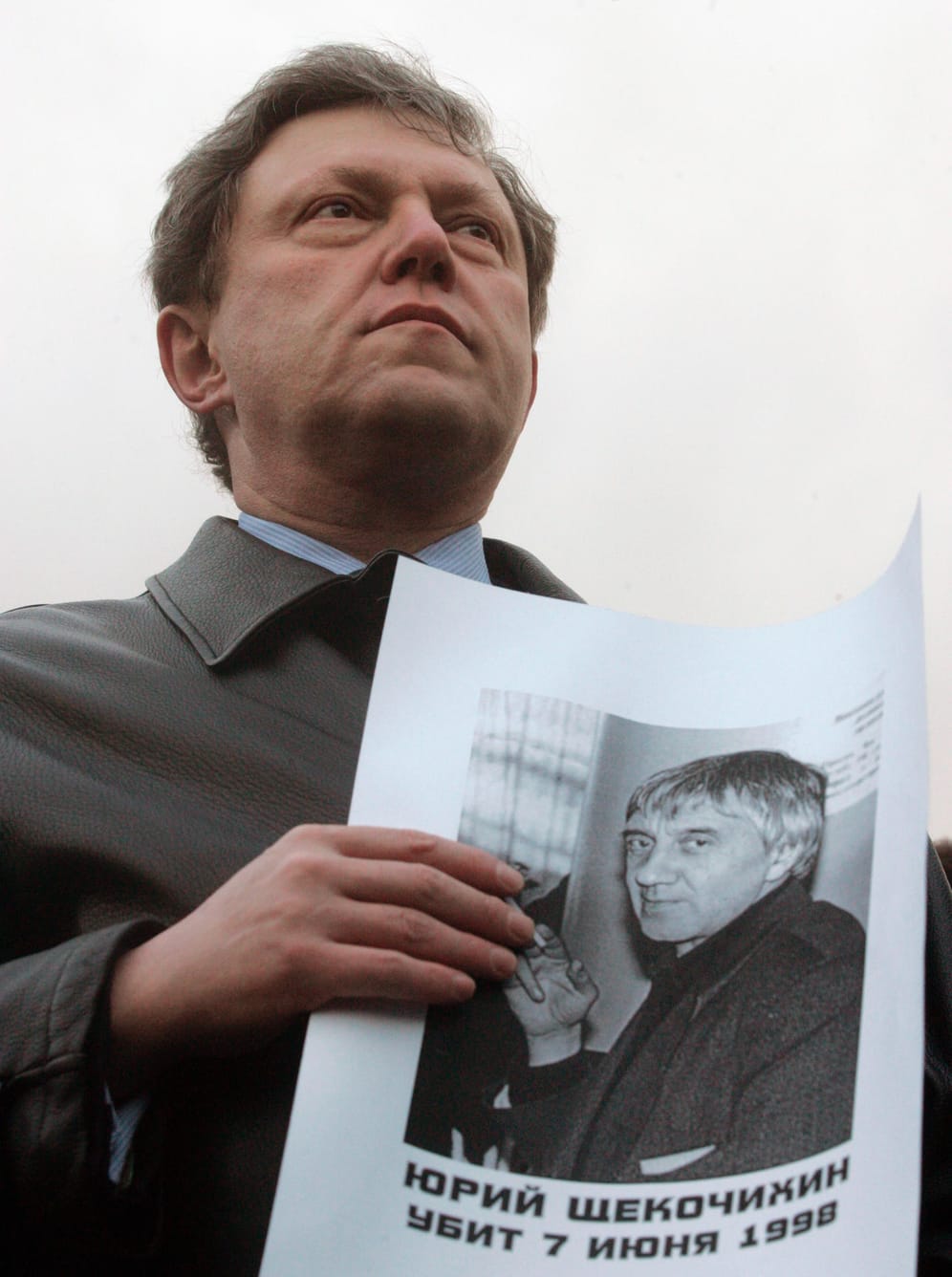 Juri Schtschekotschichin (2003): Der Journalist starb qualvoll an plötzlich auftretendem multiplem Organversagen. Eine Vergiftung wurde vermutet. Er recherchierte über den FSB.