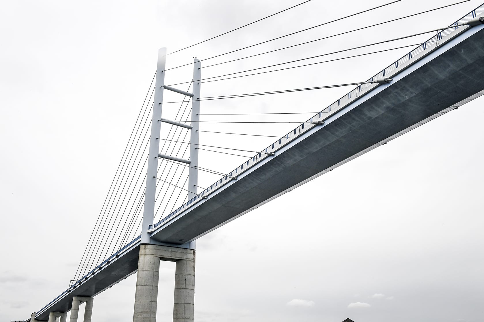 Die Rügenbrücke ist mehr als 500 Meter lang.