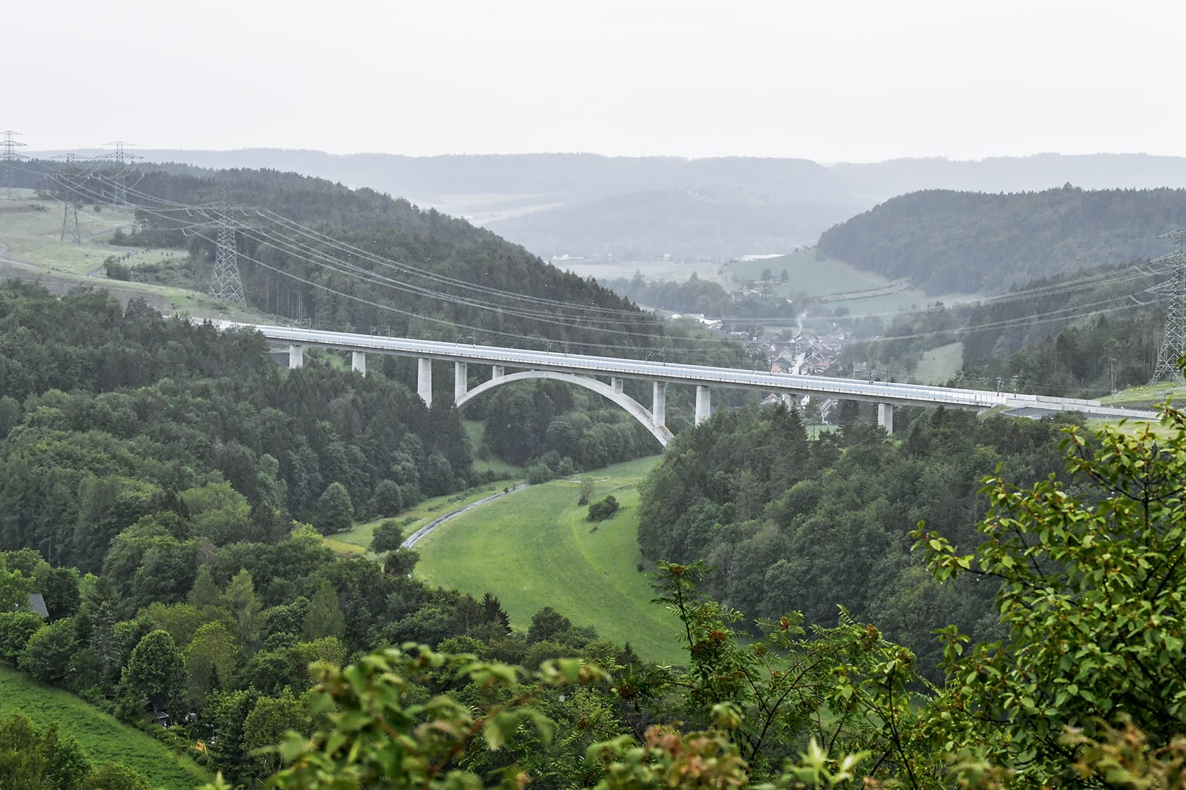 Die Truckenthalbrücke ist mehr als 400 Meter lang.