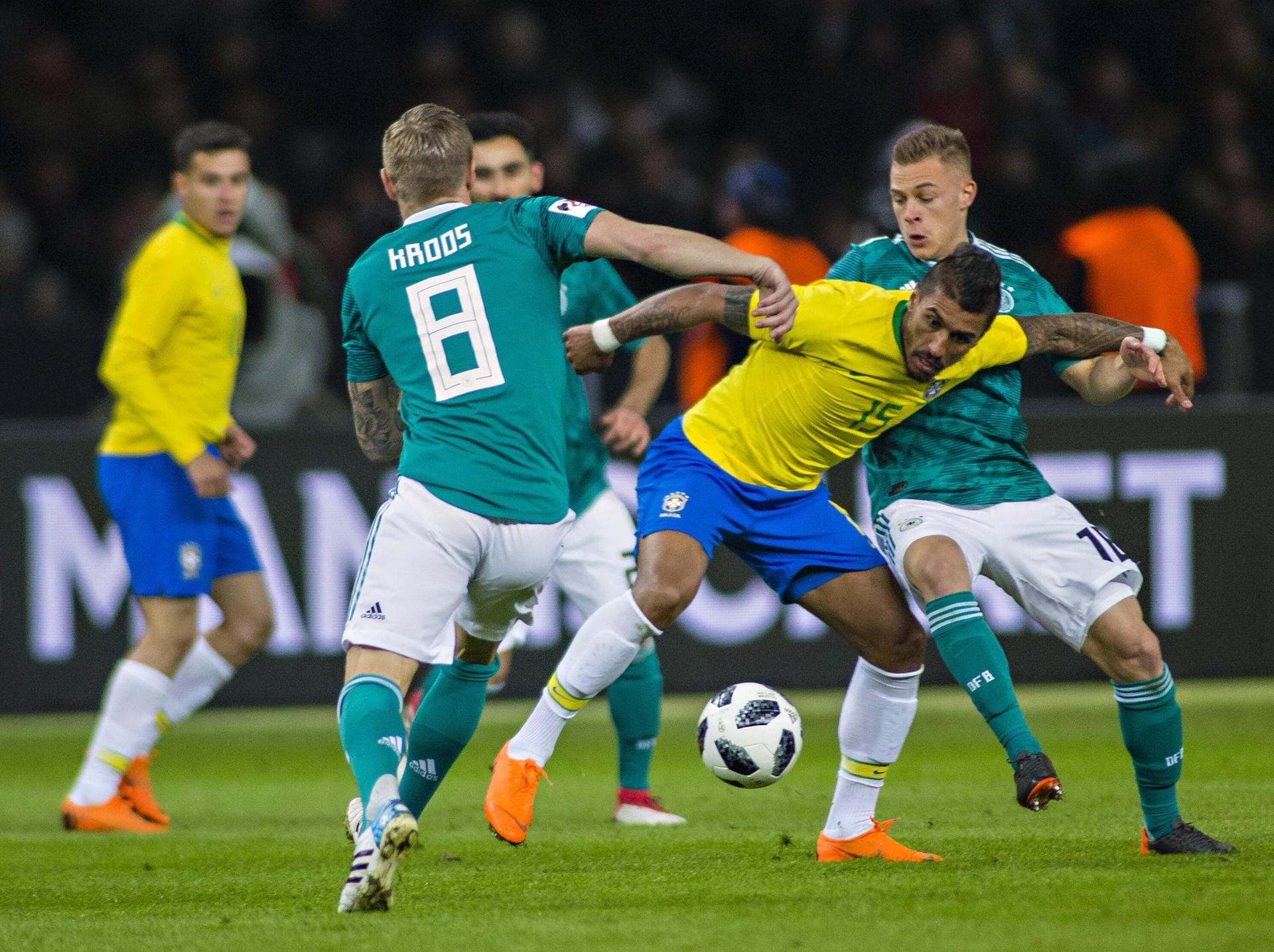 Nach dem bitteren EM-Aus folgte eine lange Phase ohne Niederlage, die das DFB-Team in falscher Sicherheit wog. Im März 2018 gab es im Test gegen Brasilien ein 0:1. Der Startschuss in ein Jahr zum Vergessen.