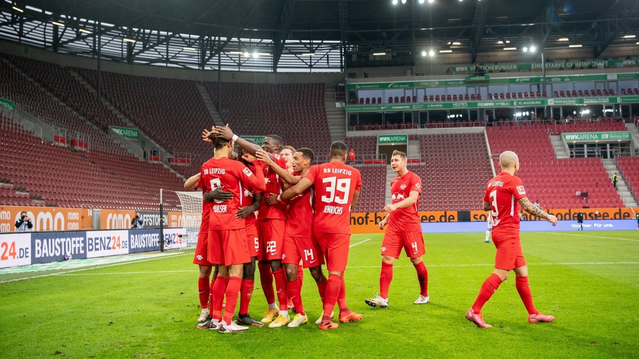 RB Leipzig nahm im Spitzenspiel drei Punkte aus Augsburg mit nach Hause.
