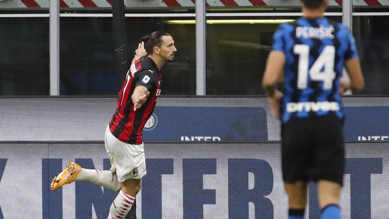 Zlatan Ibrahimovic schoss den AC Mailand im Stadt-Derby gegen Inter mit zwei Toren zum Sieg.