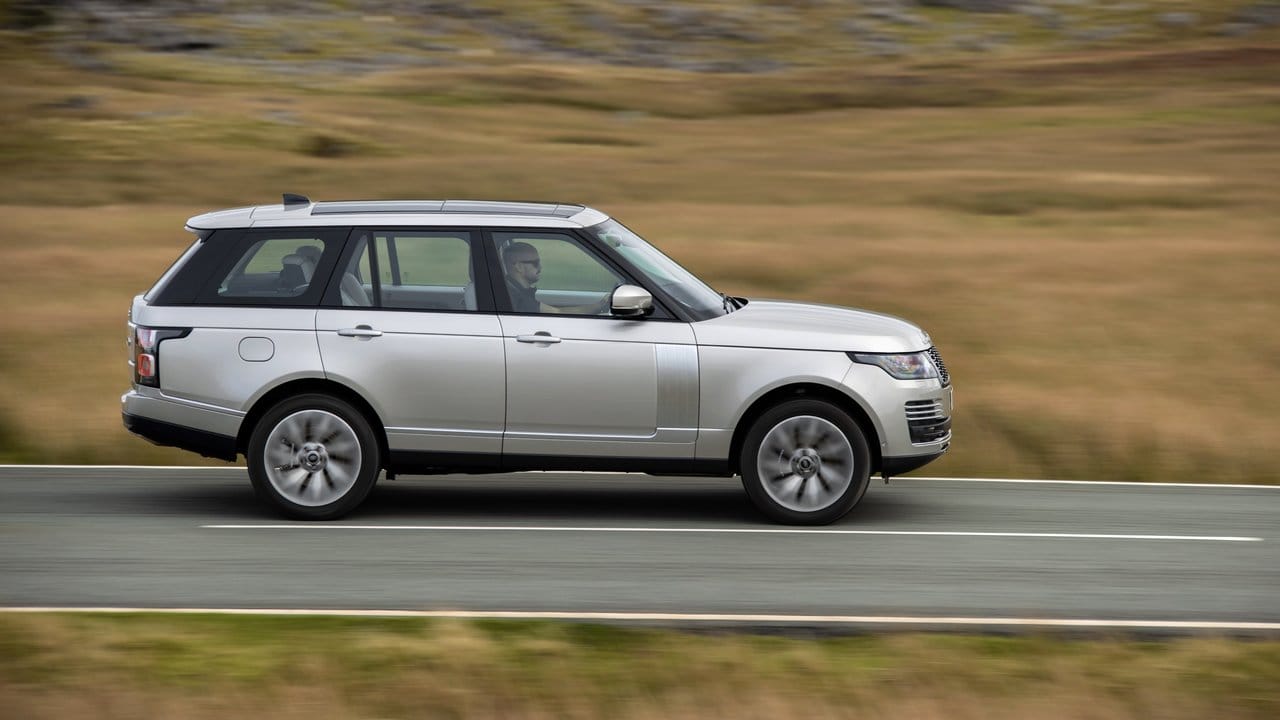 Weniger Verbrauch und mehr Spurtstärke: Beides soll beim Range Rover ein neuer Dieselmotor leisten, der als Mild-Hybrid arbeitet.
