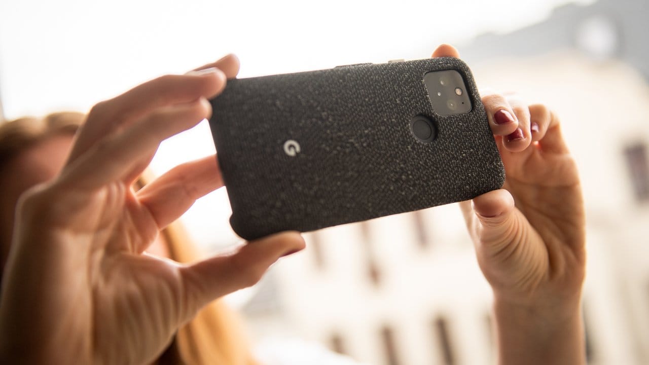 Wie schon beim Pixel 4 setzt Google auch beim Pixel 5 auf eine Kamera mit zwei Objektiven.