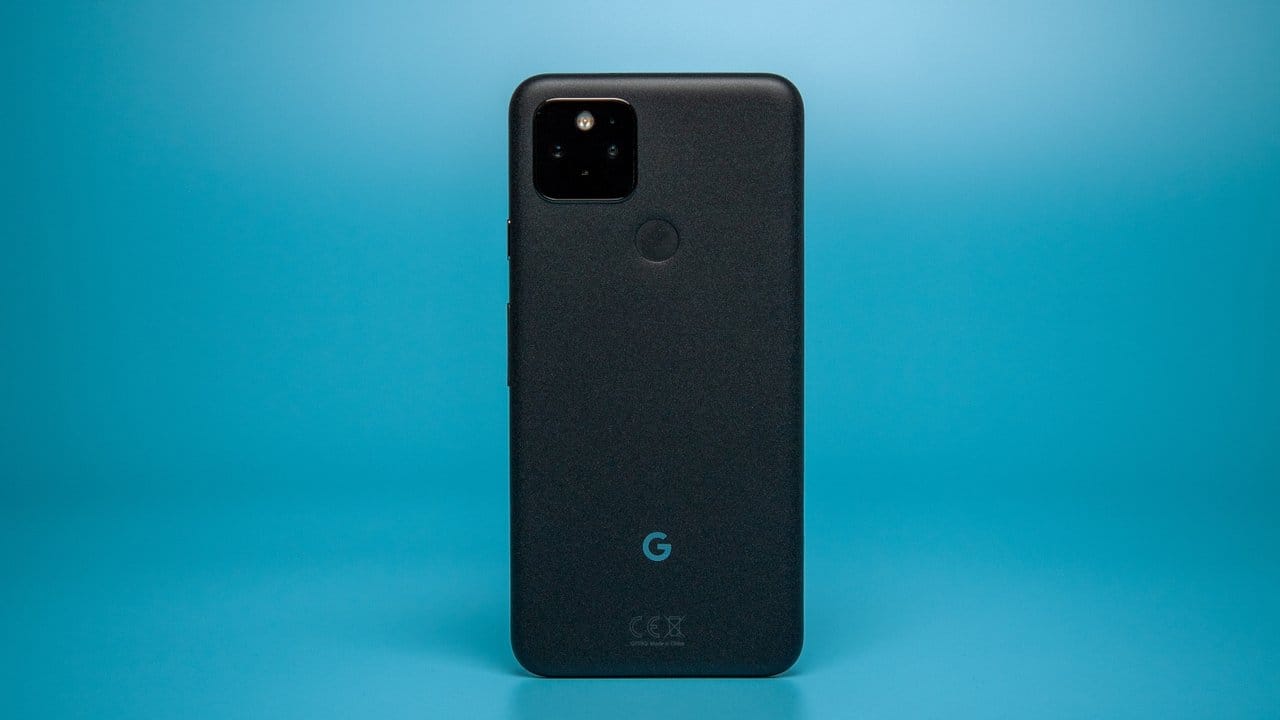 Beim Pixel 5 hat Google auf viele Features verzichtet, die beim Vorgänger Pixel 4 noch mit an Bord waren.