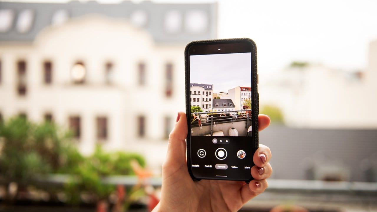 Die Kamera im Pixel 5 hat nicht die Spitzenauflösungen anderer Smartphones, macht aber trotzdem gute Bilder.