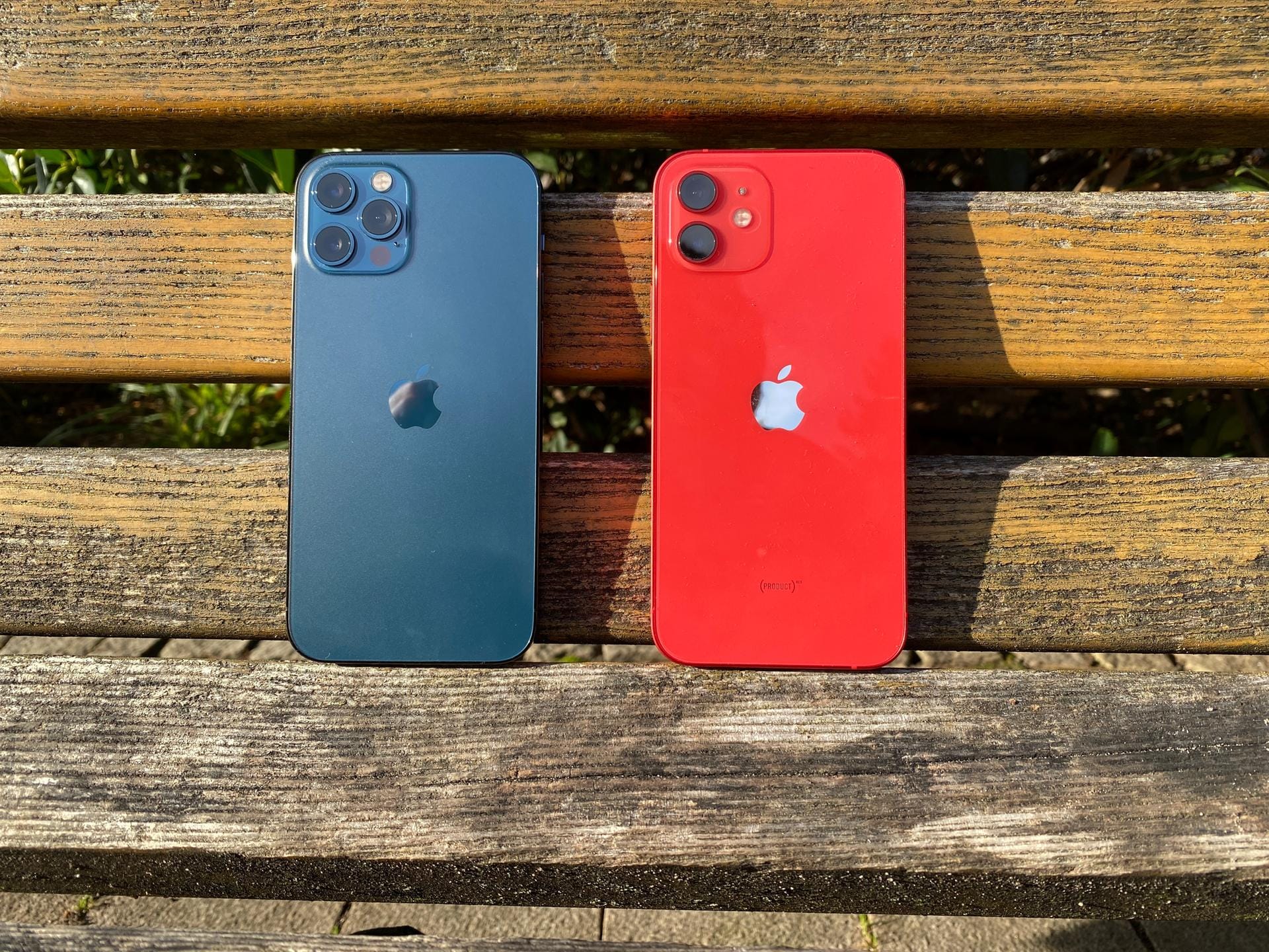 Das iPhone 12 Pro und iPhone 12 im Detail.