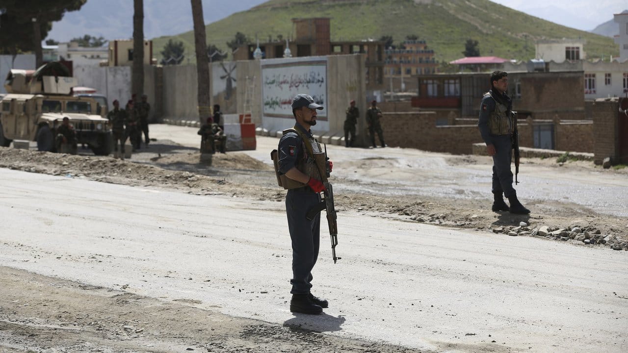 Afghanische Sicherheitskräfte am Stadtrand von Kabul.