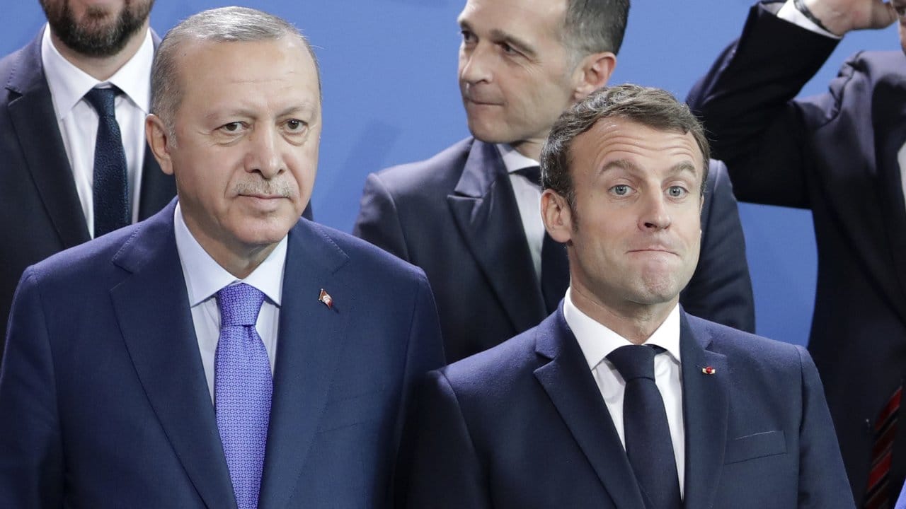 Recep Tayyip Erdogan (l) und Emmanuel Macron bei einem Treffen im Januar.