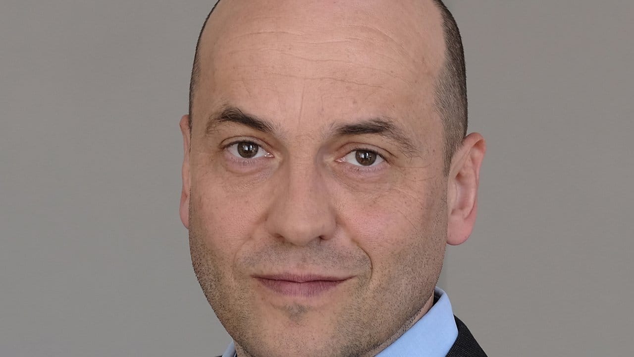 Alexander Bredereck ist Fachanwalt für Arbeitsrecht in Berlin. Alexander Bredereck ist Fachanwalt für Arbeitsrecht in Berlin.