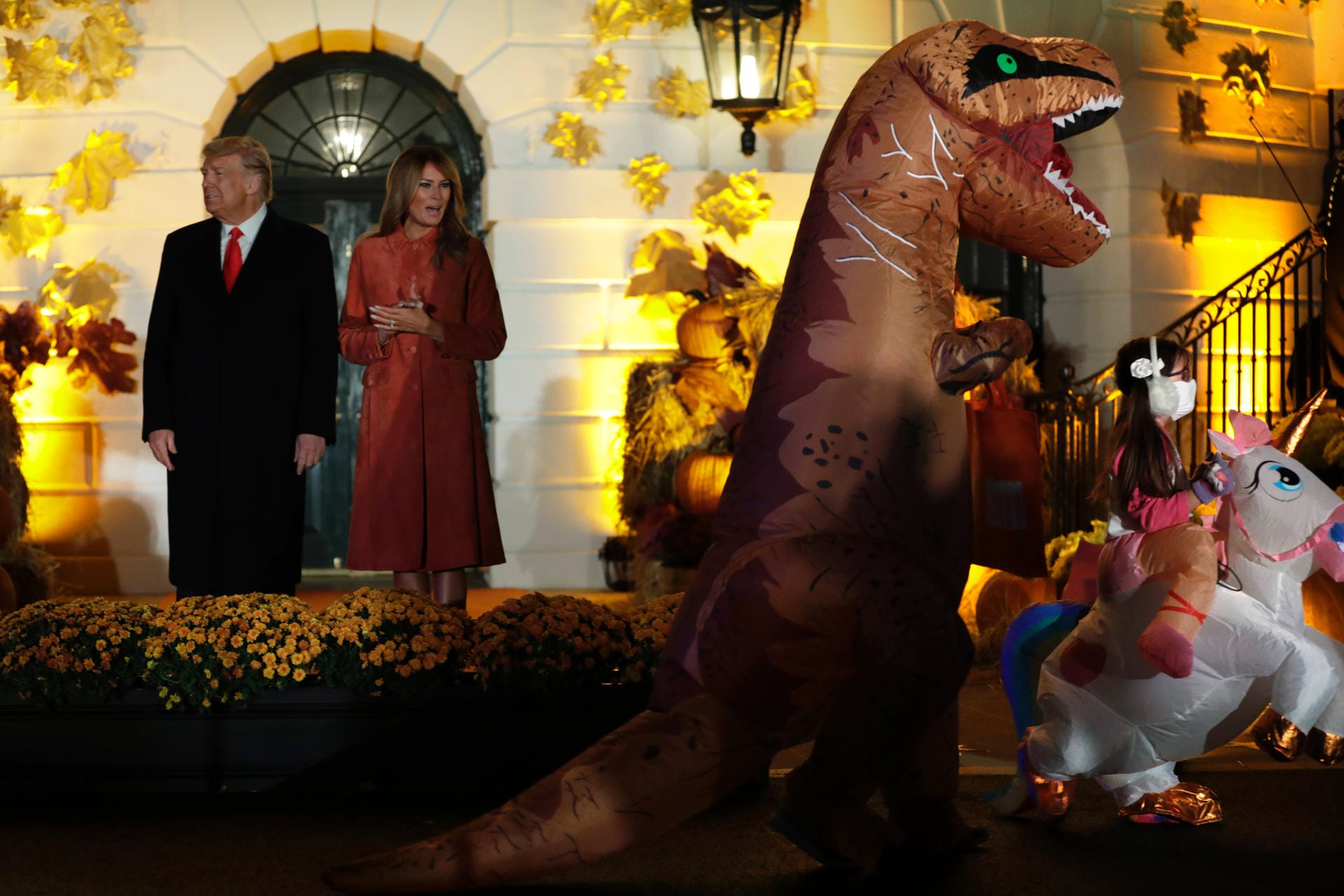 Auch Dinosaurier-Kostüme wurden präsentiert.