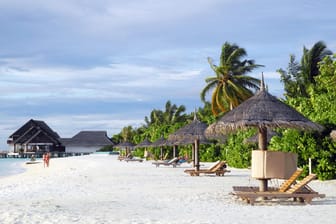 Puderweiße Strände: Urlaub auf den Malediven ist unter bestimmten Voraussetzungen wieder möglich.