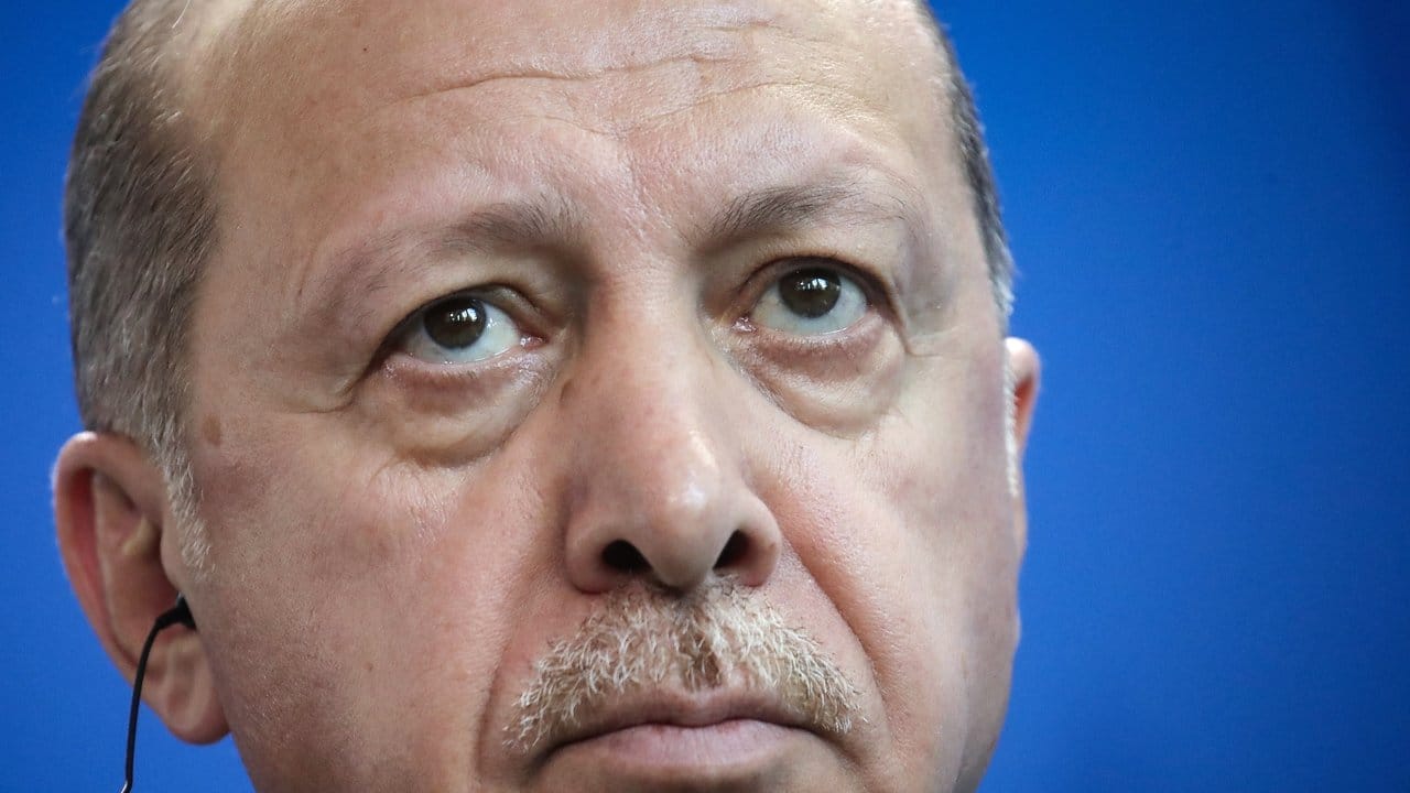 "Wir wissen, dass das Ziel nicht meine Person ist, sondern die Werte, die wir vertreten": Recep Tayyip Erdogan. "Wir wissen, dass das Ziel nicht meine Person ist, sondern die Werte, die wir vertreten": Recep Tayyip Erdogan.
