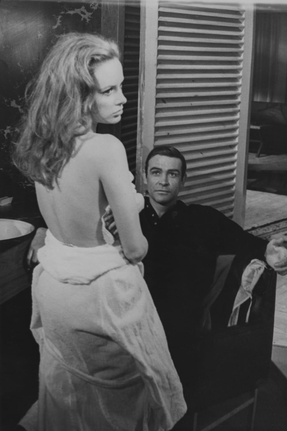 1965 spielte Sean Connery zum Beispiel mit Luciana Paluzzi in "Feuerball". Schauen Sie mal, wie die Bond-Girls von früher heute aussehen.
