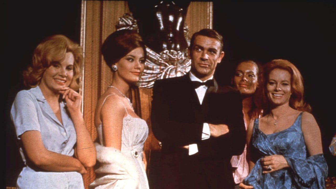 Sean Connery als James Bond bei einem Event für den Film "Feuerball". Sean Connery als James Bond bei einem Event für den Film "Feuerball".